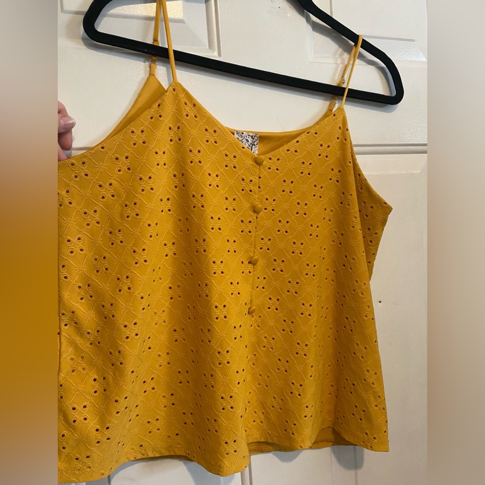 Women’s Naif Yellow Cami Tank Top Button Size Large Detailed Lined